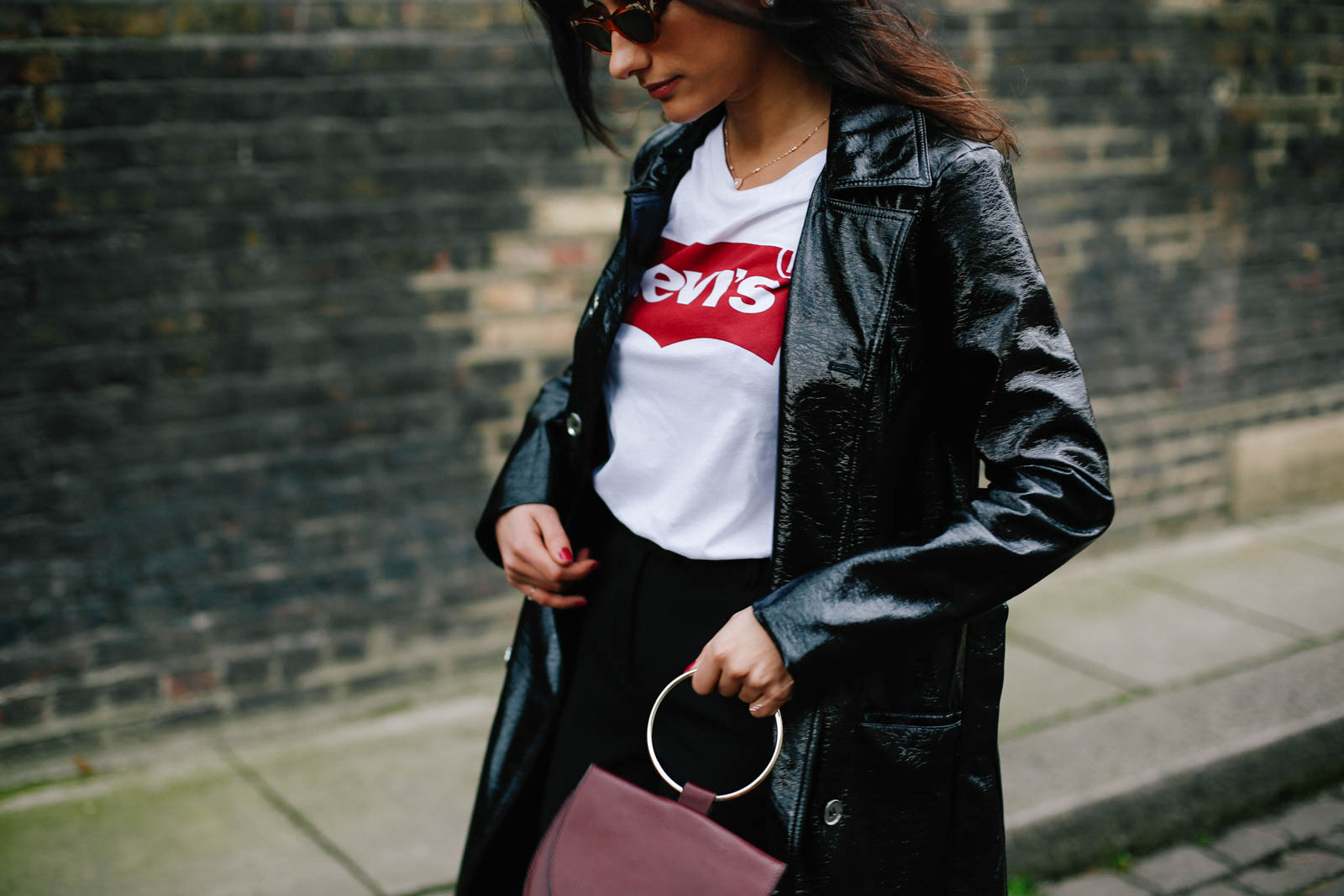 KAVITA COLA Sharp Smart - Patent Trench and Theory Bag and Levis T-19